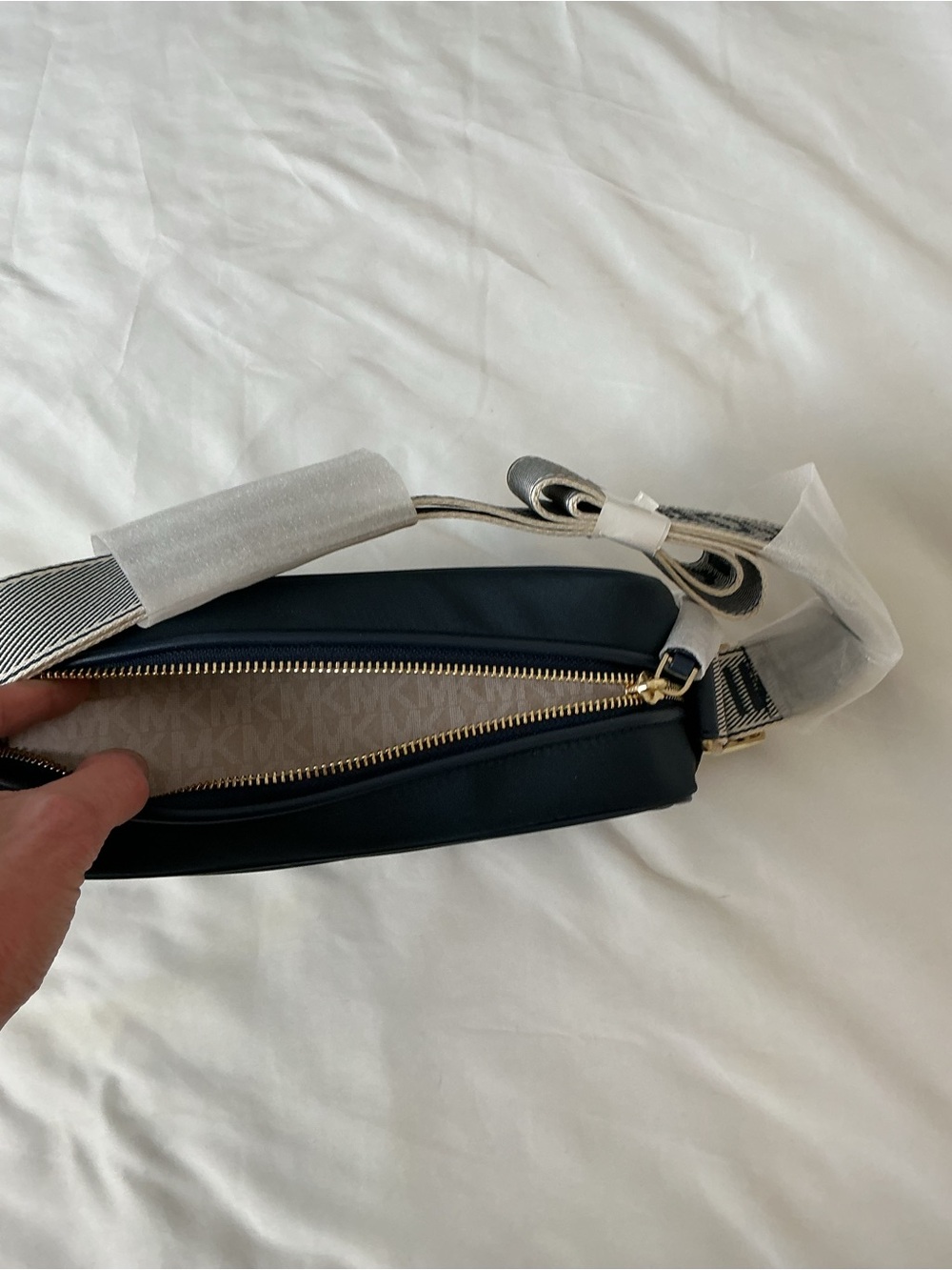 NWT Michael Kors Navy Jet Set LG EW Webbing Crossbody - Picture 4 of 7